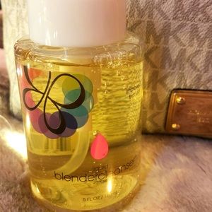 Beauty Blender Cleanser